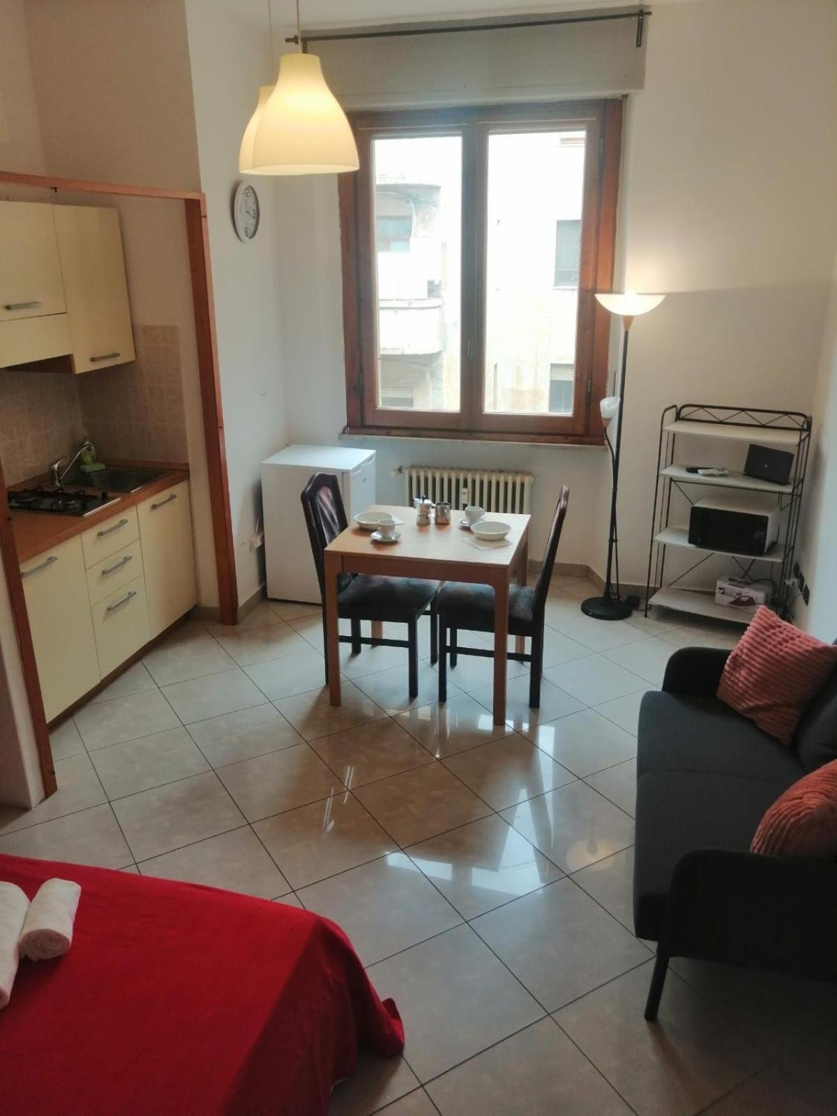 Apartment In Front Of The Train Station! Флоренція Екстер'єр фото